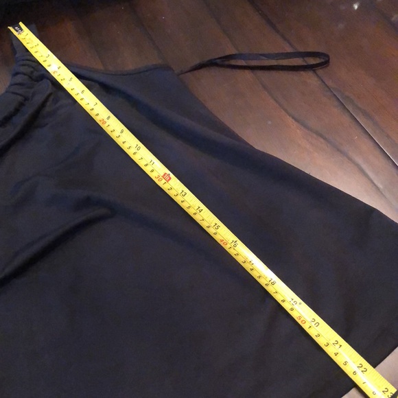 🔆Cache keyhole back Grecian style sleeveless stretchy top - Picture 9 of 9